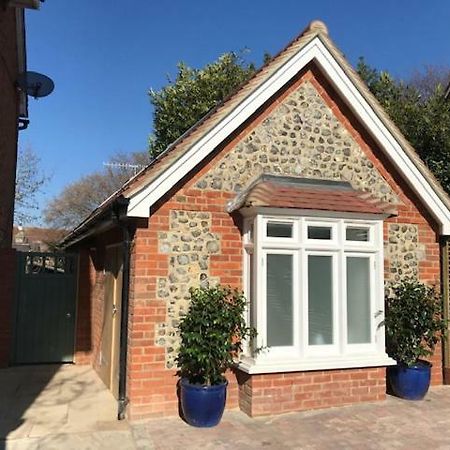 ギルフォードThe Coach House 75 Epsom Roadアパートメント エクステリア 写真