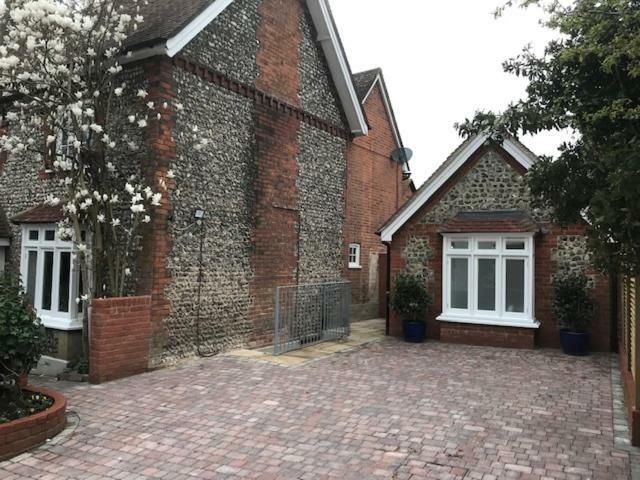 ギルフォードThe Coach House 75 Epsom Roadアパートメント エクステリア 写真